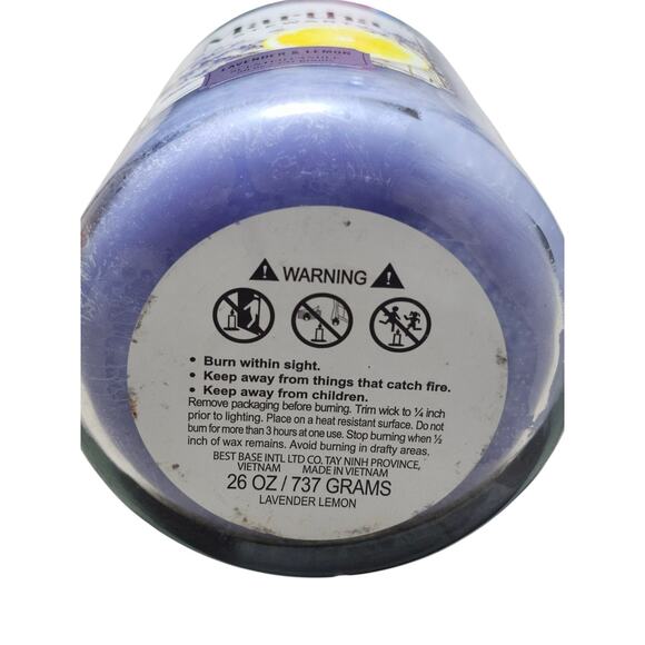 Martha Stewart "Lemon & Lavender" Large Jar Candle - Picture 3 of 3